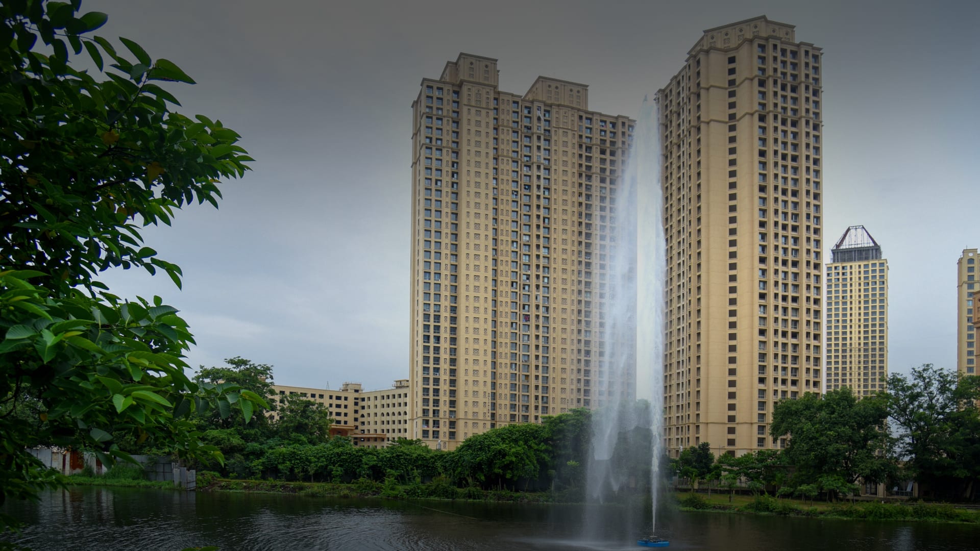 Solitaire, Hiranandani Estate